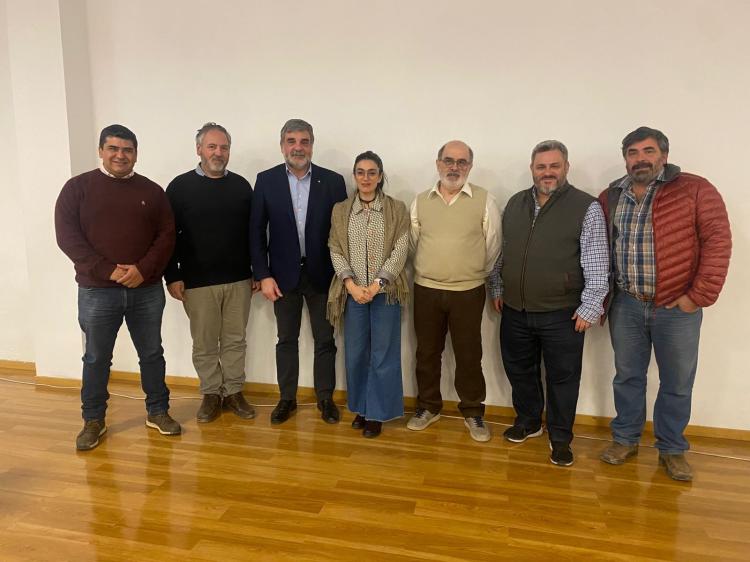 Santa Cruz presentó la ley de cierre de minas y Cerro Vanguardia  expuso los avances de su plan de cierre