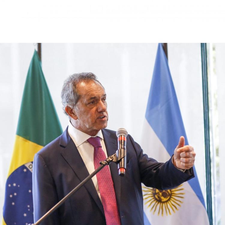 Scioli destacó que Argentina busca el equilibrio fiscal con crecimiento de la economía y creación de empleo Scioli destacó que Argentina busca el equilibrio fiscal con crecimiento de la economía y creación de empleo