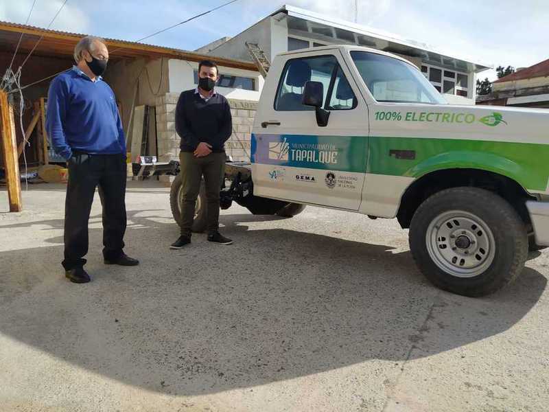 Tapalqué puso en marcha una camioneta eléctrica con baterías de litio