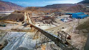 Un paneo a un sector clave nacional: la minería Un paneo a un sector clave nacional: la minería