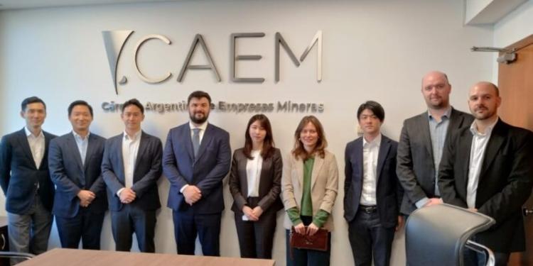 Visita de Mitsubishi a CAEM para interiorizarse sobre perspectivas de inversión