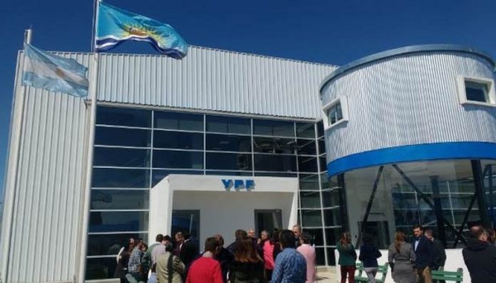 Santa Cruz: YPF Directo, proveedor de combustibles para la minería, abandona Las Heras